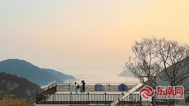 山顶飘出咖啡香