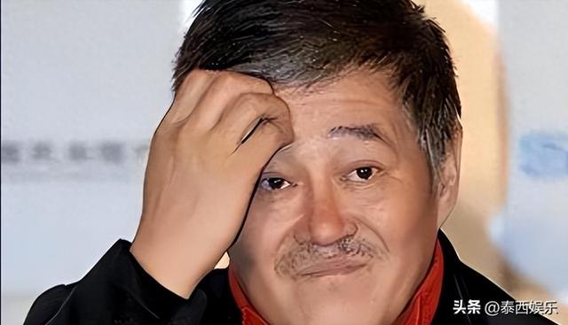 67岁赵本山近况曝光，断崖式衰老认不出来，大肚腩抢镜胖一大圈