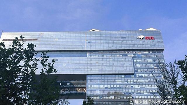 京东“杀入”新战场，硬折扣赛道迎来“硬茬”