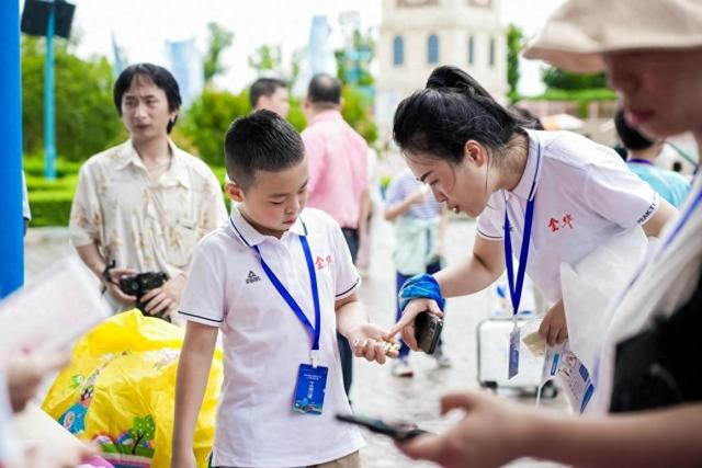 体旅融合点燃全民健身热情，浙江省第五届体育大会亲子体育嘉年华燃动台州湾
