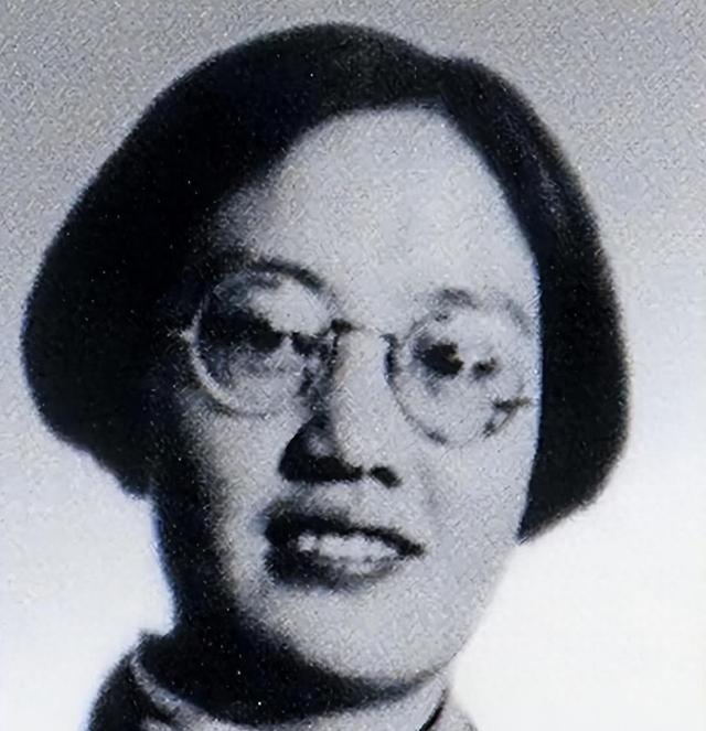 左权女儿报考哈军工，政审却不过关，陈赓看后：多填了个社会关系