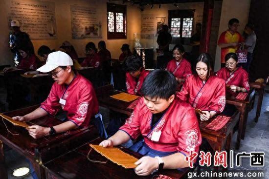 广西富川瑶乡开启状元文化旅游季