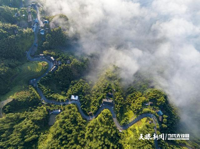 贵州从江：月亮山现云海奇观