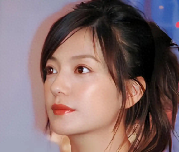 胃癌传闻真相大白半年，49岁赵薇再迎坏消息	，连累的何止闺蜜李湘