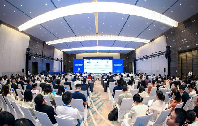 首届聚合智能产业发展大会（2025）在光谷举办