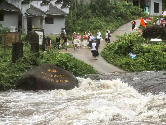 山洪爆发，这家景区“教科书式”疏散游客