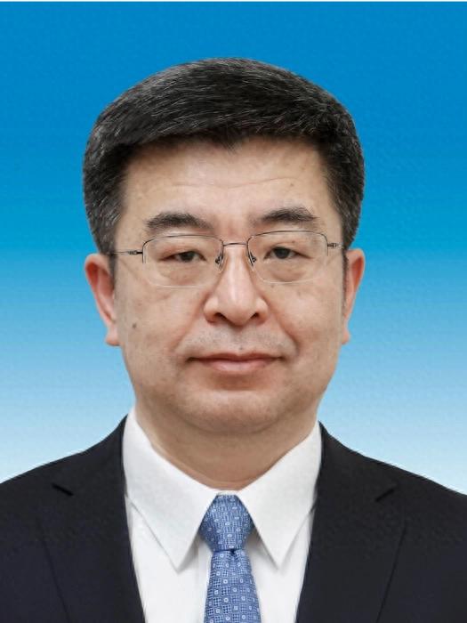 中央批准：陈春江任河南省委常委