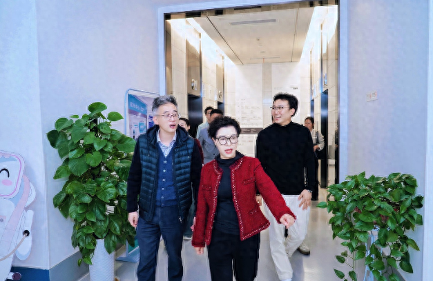 疗效优化（张菊芳吴文育教授带队莅临疤愈医疗陕西附大医院深入交流）