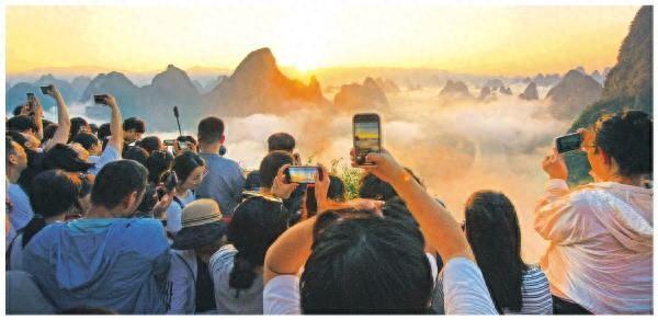 暑期旅游持续升温 桂林山水“热度”攀高