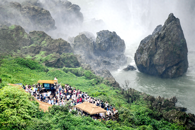 暑期旅游“热”力全开！黔西南州打造多元文旅体验吸引游客纷至沓来