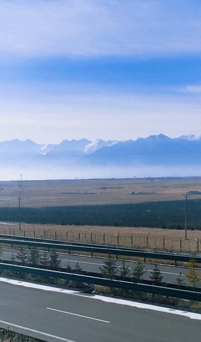 五绝:行旅望祁连山随吟