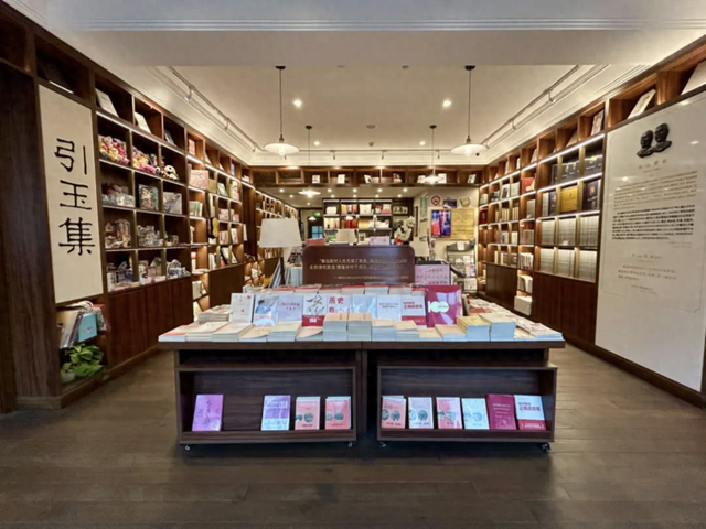 夏日炎炎不想宅？虹口这几家宝藏书店，承包你的清凉书香午后！