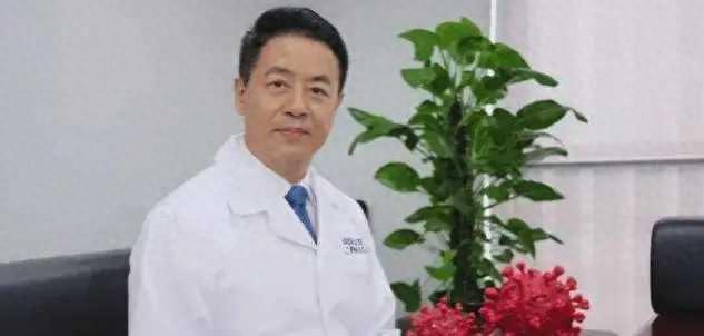 “新冠疫苗之父”落马，荣誉清零！打过三针的网友慌了