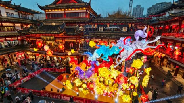 震撼亮灯！豫园灯会36天超长待机演绎魔都古今未来