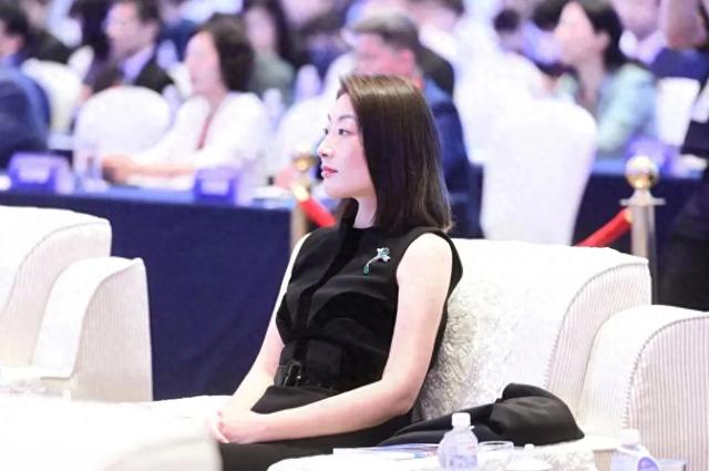 宗馥莉“心腹”祝丽丹离职，办公室已搬空！系宏胜集团法定代表人，此前曾任158家“娃哈哈系”“宏胜系”企业法人、高管