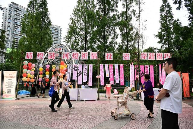 “甜蜜之城·幸福成都”点亮七夕之夜，激发文旅消费新活力