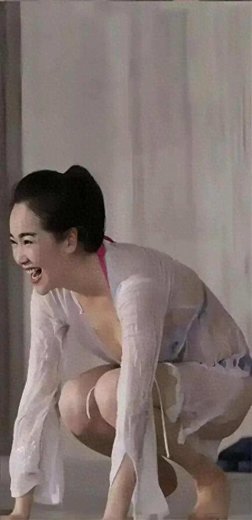 左小青这身材看起来确实是太胖了，不过这大体格子看起来非常健康