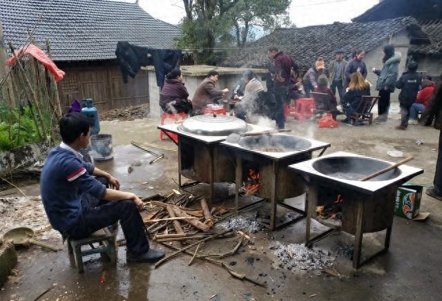 新的殡葬制度将于2026年3月30号执行，大概意思就是：一切从简