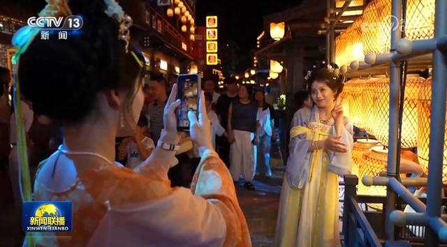 【活力中国调研行】千年瓷都“绣”新颜