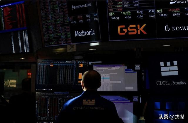 巨头疯砸千亿入场！大佬却套现58亿离场，AI泡沫比互联网还虚？