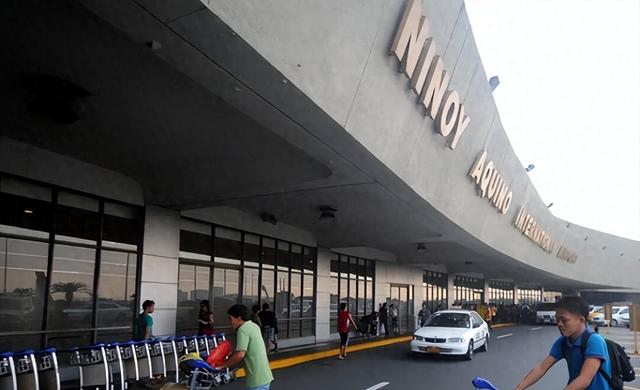 美国为啥突然松口？对华取消部分关税救经济拉选票，菲律宾靠美无果急启对华电子签？