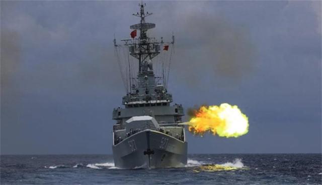 解放军连续三天开炮演习，日本民众爆发	，包围首相府，逼高市下台