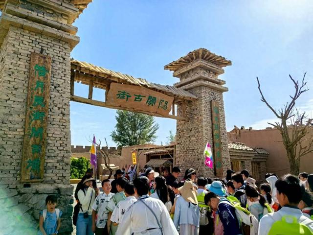 甘肃敦煌：复原汉关重现盛景 研学体验活化历史