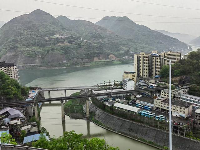 襄渝铁路经过白河县