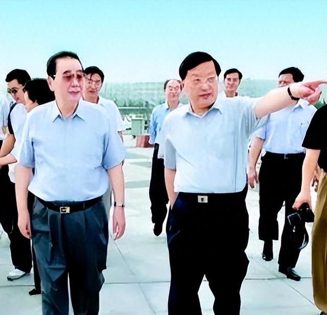 老同志为啥集体反对李鹏当部长？陈云拍桌子：年轻人上不来咋整！