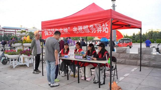 额尔古纳：高温送清凉 服务不降温 志愿者贴心服务获游客点赞