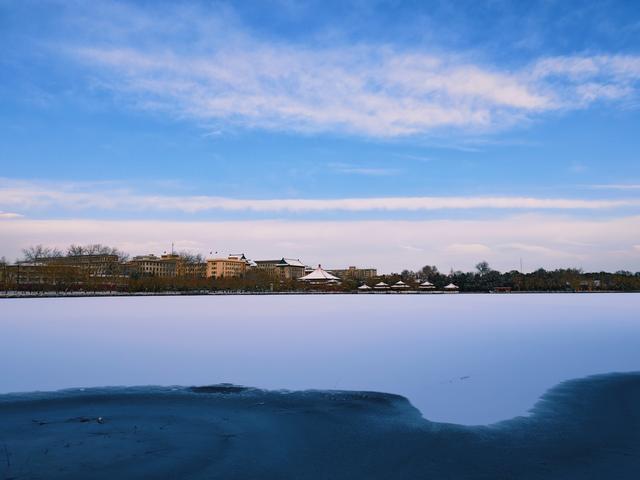 银装素裹美如画，这是初雪为北海公园写下的限定情诗