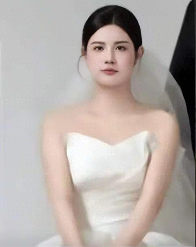 坠亡女教师的身世曝光:有生父、继父结婚的哥哥，未婚的弟弟