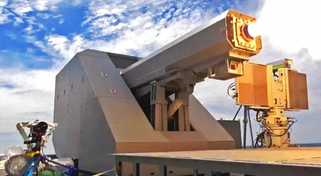 中日军方隔空对阵，日本电磁炮上场，解放军落弹区扩大，美军溜了