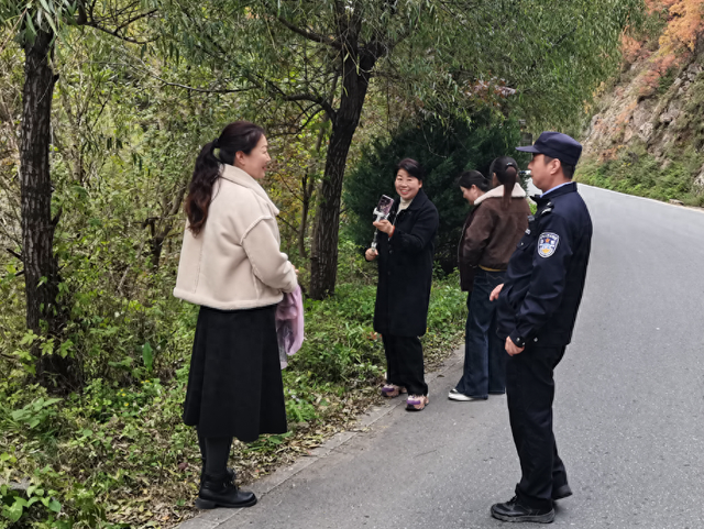 美景在线，民警护航更 “出圈”