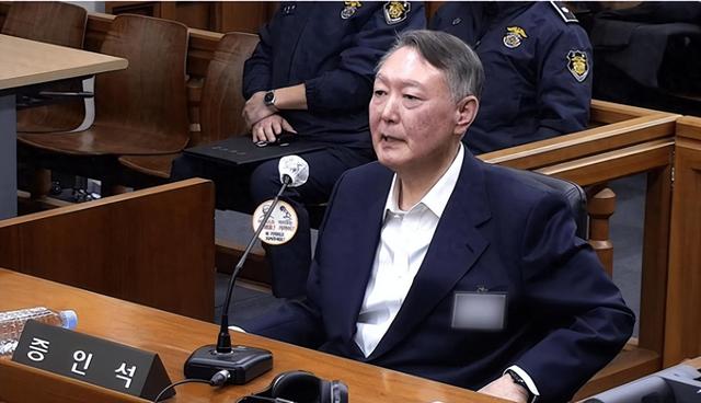 一听到死刑，尹锡悦脸色涨红	，韩国对华通报：已纠正前政府的大错