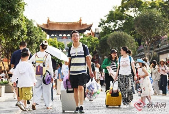 昆明成热门避暑“凉岛”