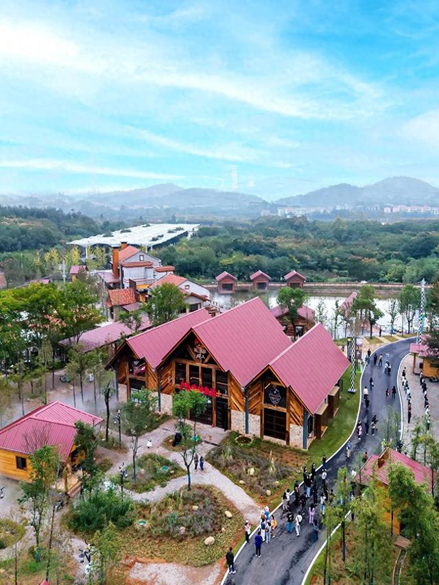 武汉江夏新添户外运动村，首日迎客上万，地铁直达还免费开放