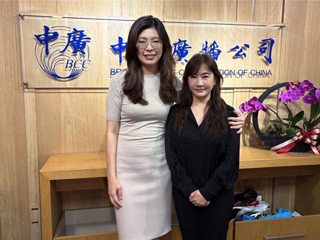 批民进党在军购上吃相难看,郑丽文:3800亿防线不退,外部压力我扛