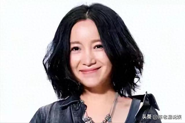 连上5次春晚，私下却和恩师同居怀孕被骗流产，今57岁依旧单身