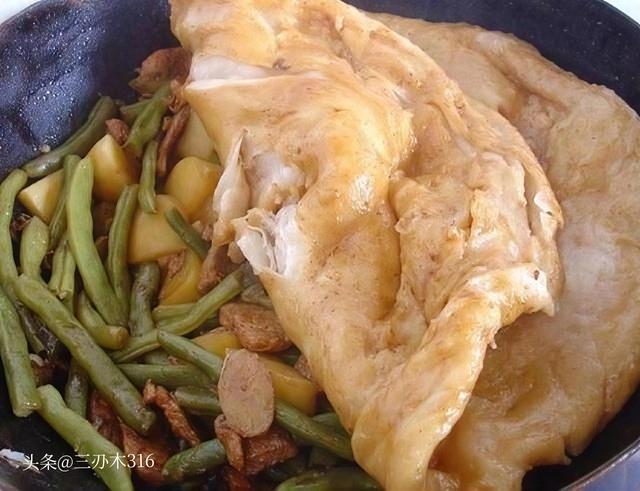 豆角烀饼的家常做法（中华美食之锦州豆角烀饼北镇面茶）