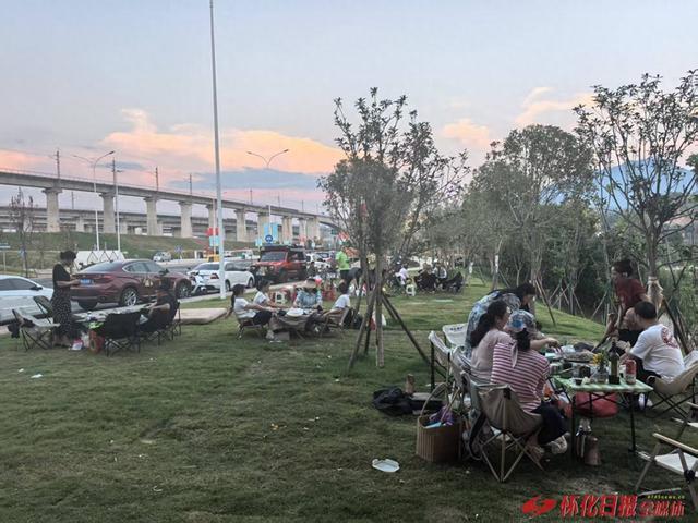 世界那么大 好想来怀化 | 东盟集沿河观光带成市民露营新宠