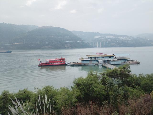 鄂渝行第三天：小红船.瞿塘峡.巫山.神女天路