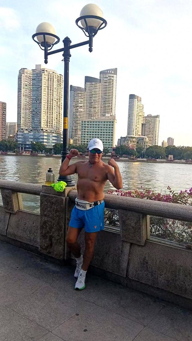 经常跑步能让体态更轻