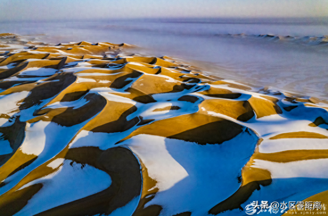 新疆是个好地方丨沙海变雪海，“死亡之海”冬日显露柔美