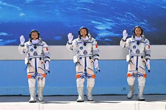 成本最低的神舟二十救援方案? 三个方案分析: 太空救援一次要多少钱