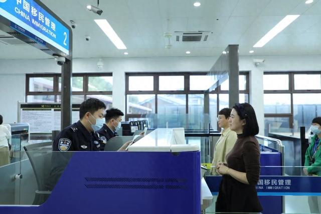 突破10万人次！硕龙边检站护航中越德天（板约）瀑布跨境旅游合作区高效运行