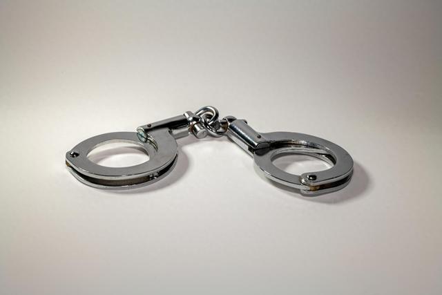 女子为还赌债收19万彩礼首饰，闪婚拒同房两月后失联 一审获刑3年11个月并退赔彩礼