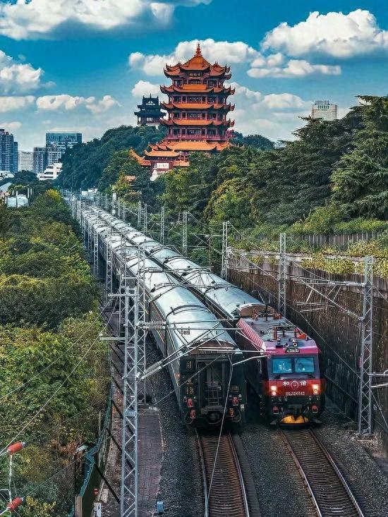 人文之城，古今交融中的精神家园