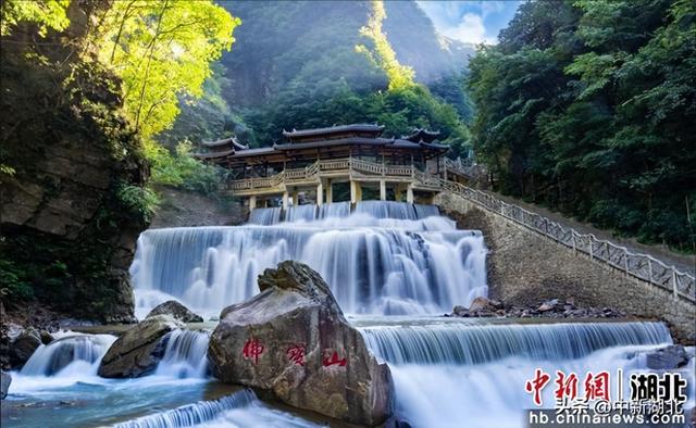 湖北恩施：秘境山水间，一程一世界