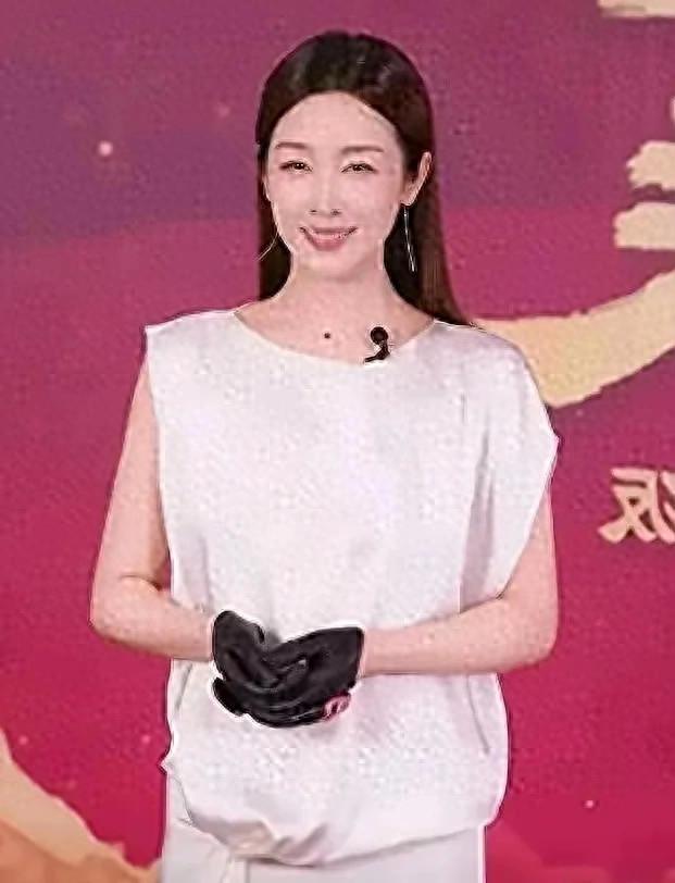 52岁孙悦整容效果真好,双眼皮大眼睛,一看这脸上就花了不少钱